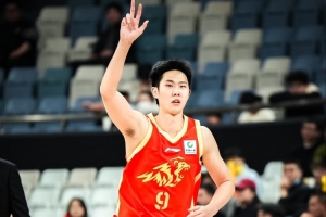 媒体人:山西男篮付出部分现金 从广厦得到了赵嘉仁